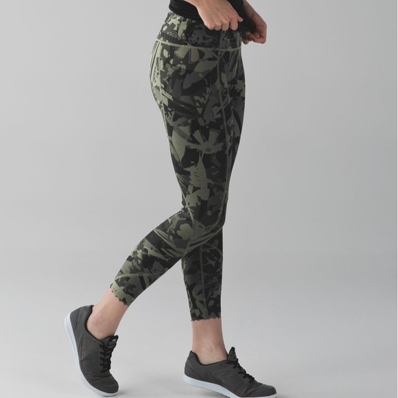 🦄 Rare Lululemon Tight Stuff Tight 🦄 - Picture 2 of 12